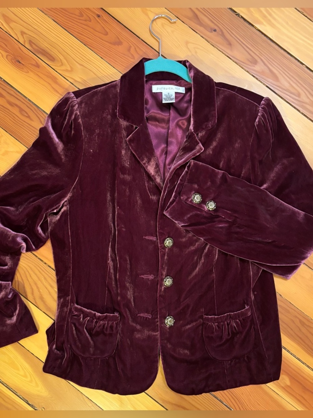 Plum Velvet Blazer academic, tailored, old money romantic, feminine, Y2K, silk